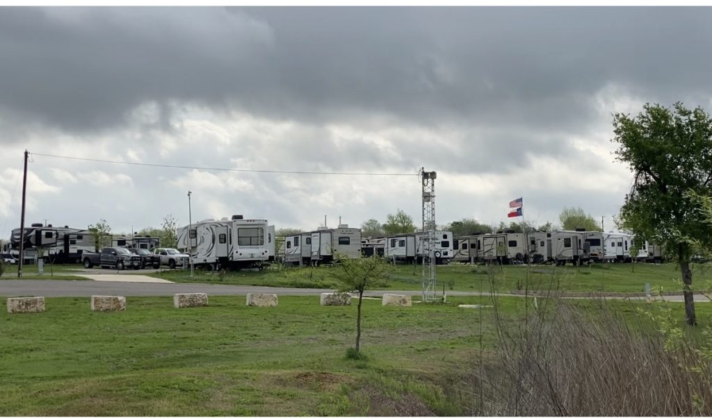 RV-resort-at-longhorn-campground