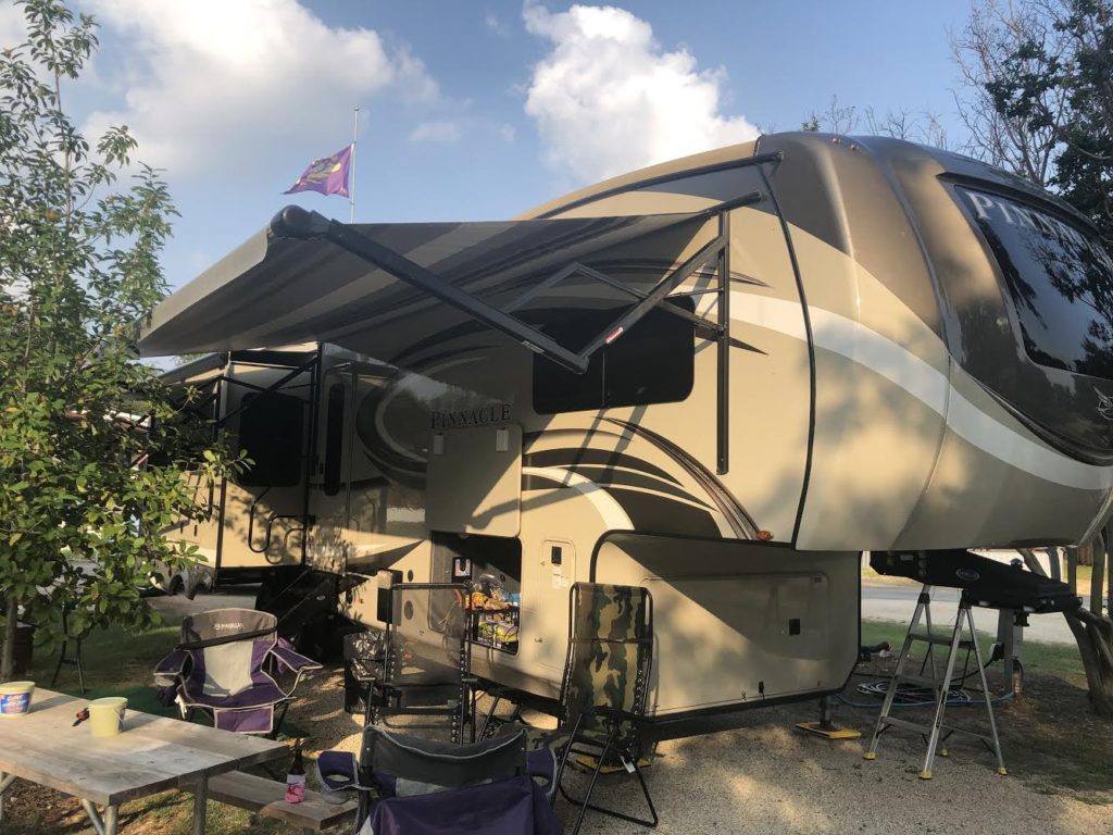 rv- campground- set-up